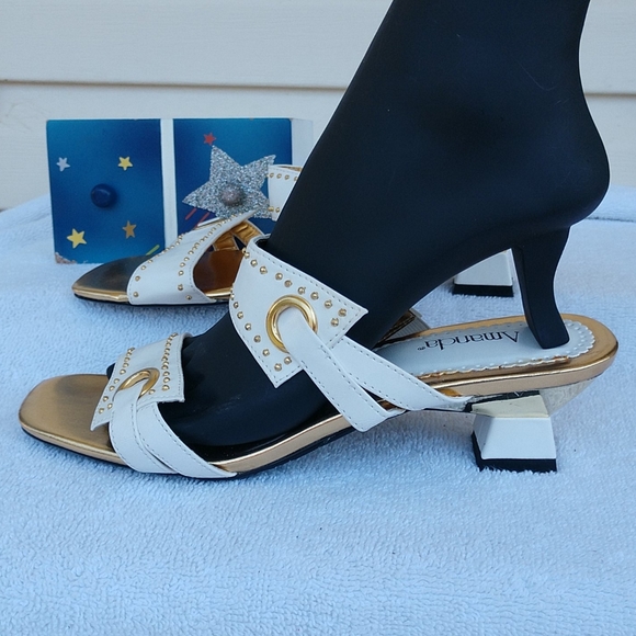 🎈SALE PRICE $10🎈 Amanda "JACK POTS" Women White Sandals Size 7M - Picture 4 of 7
